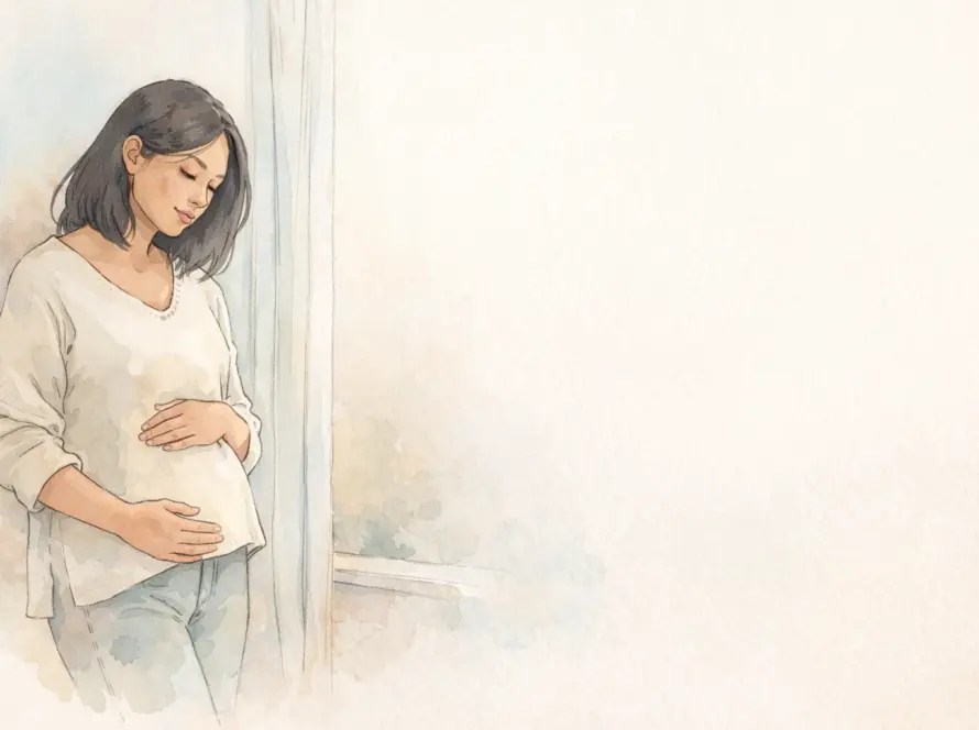 mujer reflexionando sobre maternidad y emociones internas